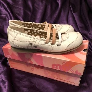 NEW MUDD white sneakers!  Cute!